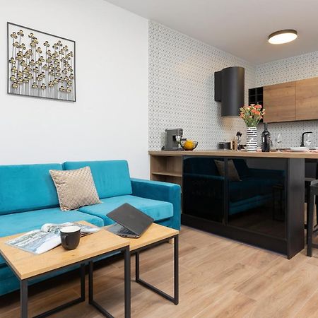 Srodmiescie Warsaw Muranow Apartments With Parking By Noclegi Renters エクステリア 写真