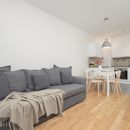 Srodmiescie Warsaw Muranow Apartments With Parking By Noclegi Renters エクステリア 写真