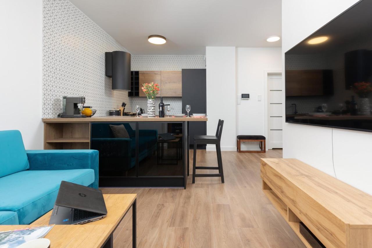 Srodmiescie Warsaw Muranow Apartments With Parking By Noclegi Renters エクステリア 写真