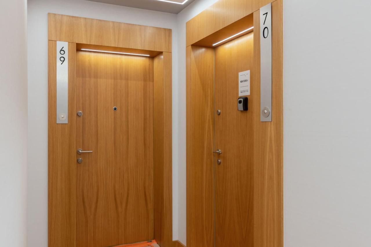 Srodmiescie Warsaw Muranow Apartments With Parking By Noclegi Renters エクステリア 写真